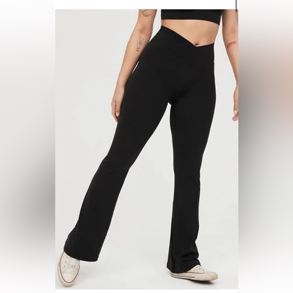 AERIE real me flare high rise crossover leggings!! GREAT CONDITION